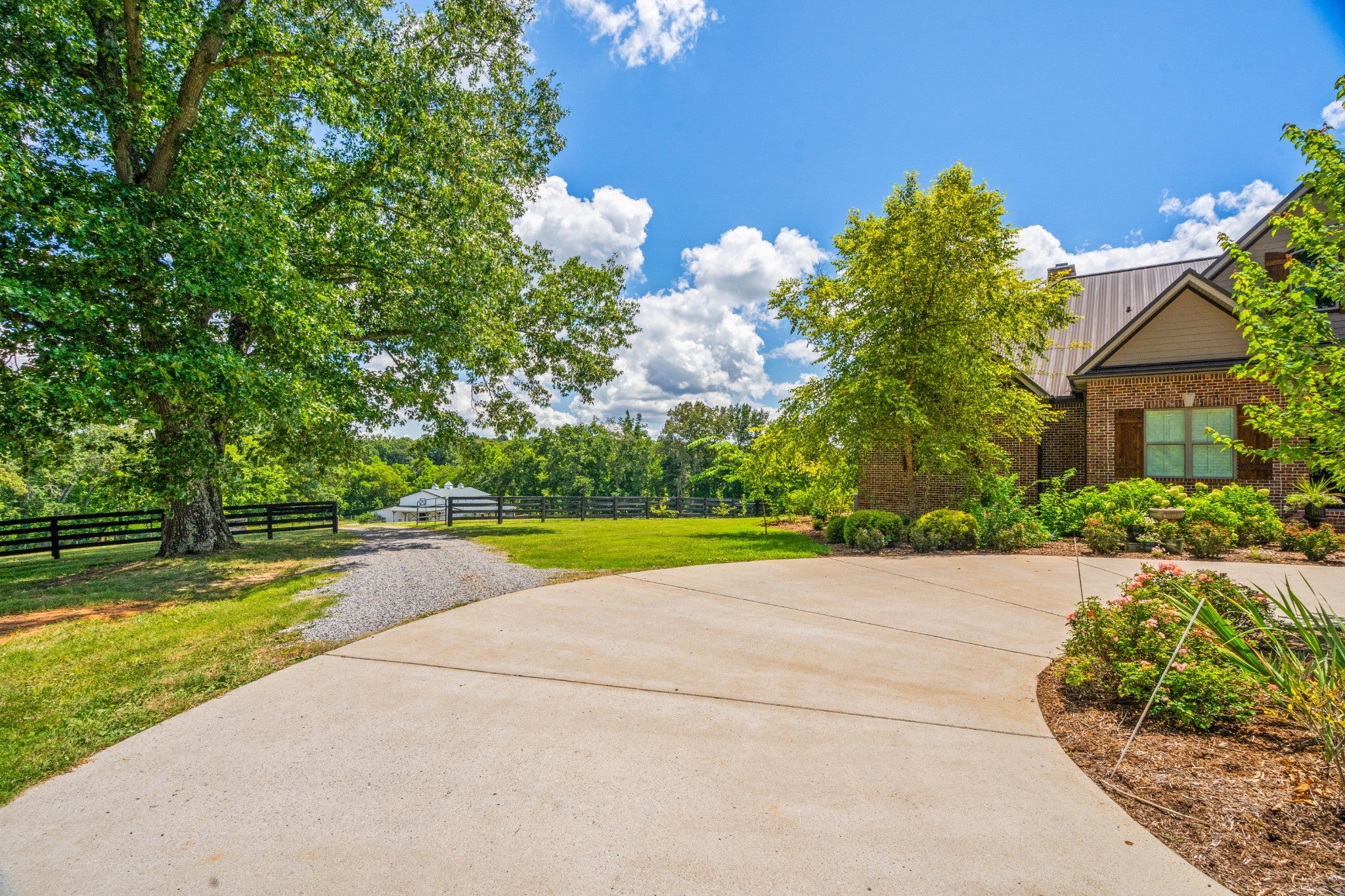 Cross Plains, Tennessee, 37049, United States, 5 Bedrooms Bedrooms, ,6 BathroomsBathrooms,Residential,Active,1919379