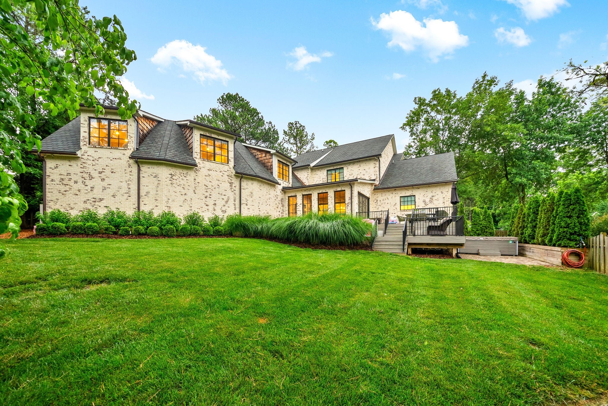 Clarksville, Tennessee, 37043, United States, 7 Bedrooms Bedrooms, ,4 BathroomsBathrooms,Residential,Active,1994960