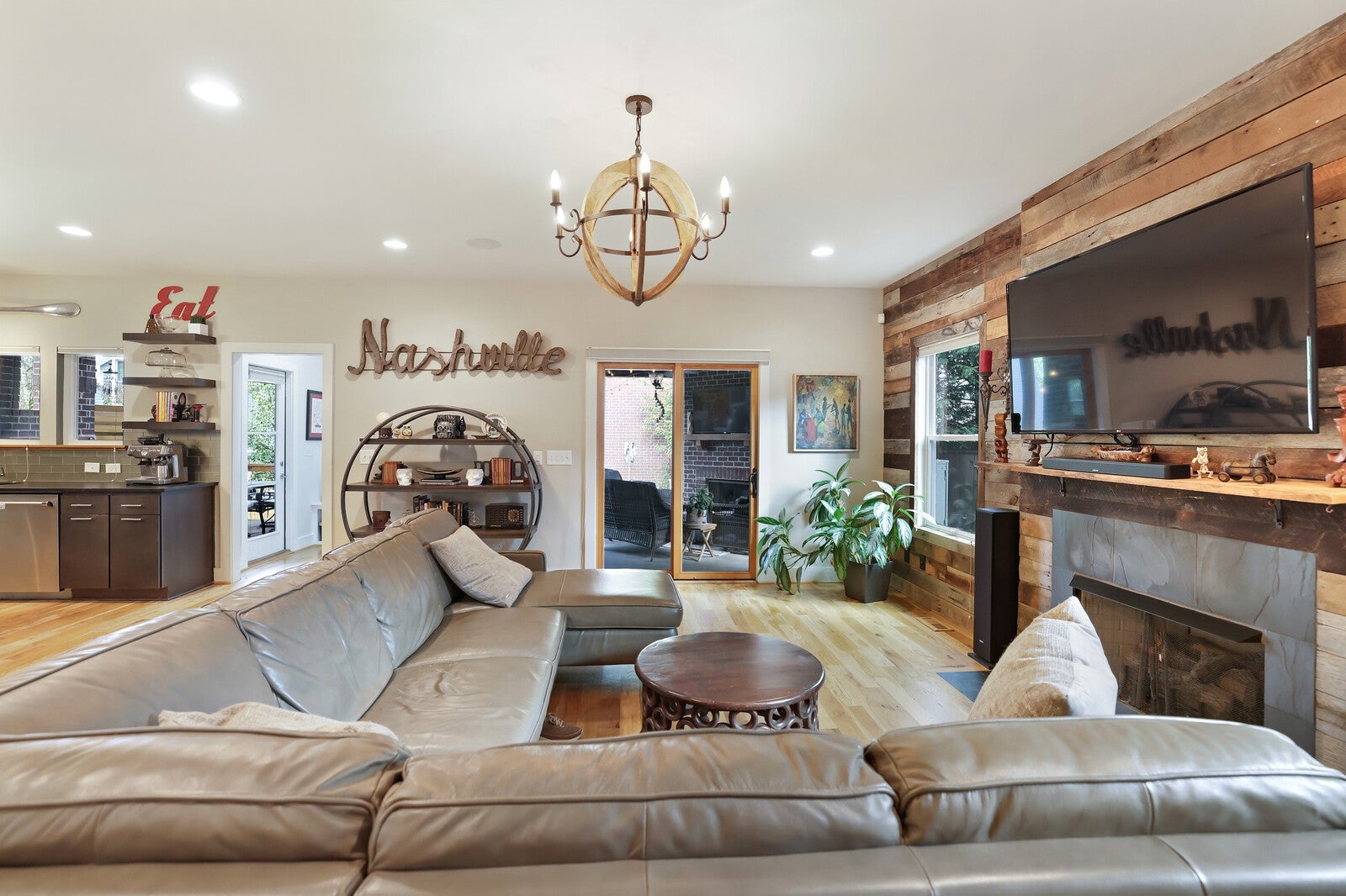 Nashville, Tennessee, 37206, United States, 4 Bedrooms Bedrooms, ,3 BathroomsBathrooms,Residential,Active,1969649