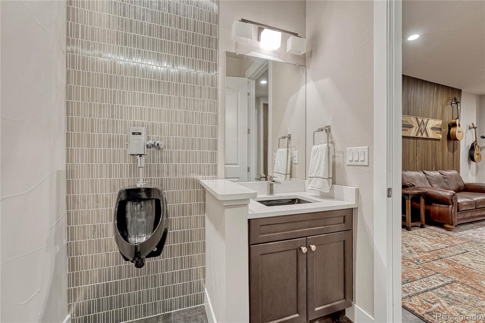 Castle Rock, Colorado, 80109, United States, 5 Bedrooms Bedrooms, ,6 BathroomsBathrooms,Residential,Active,1986908