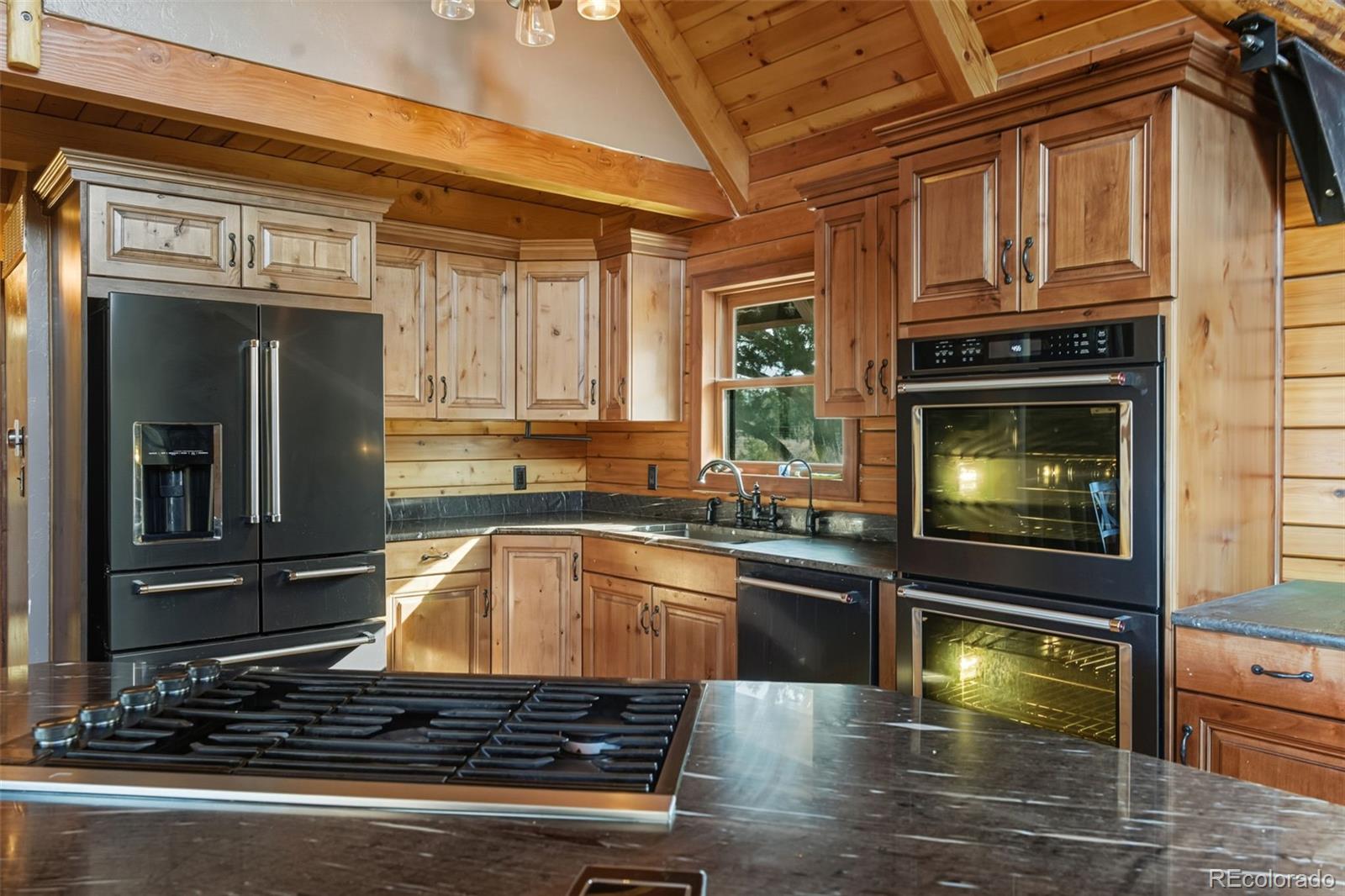 Pueblo, Colorado, 81005, United States, 2 Bedrooms Bedrooms, ,3 BathroomsBathrooms,Residential,Active,2009384