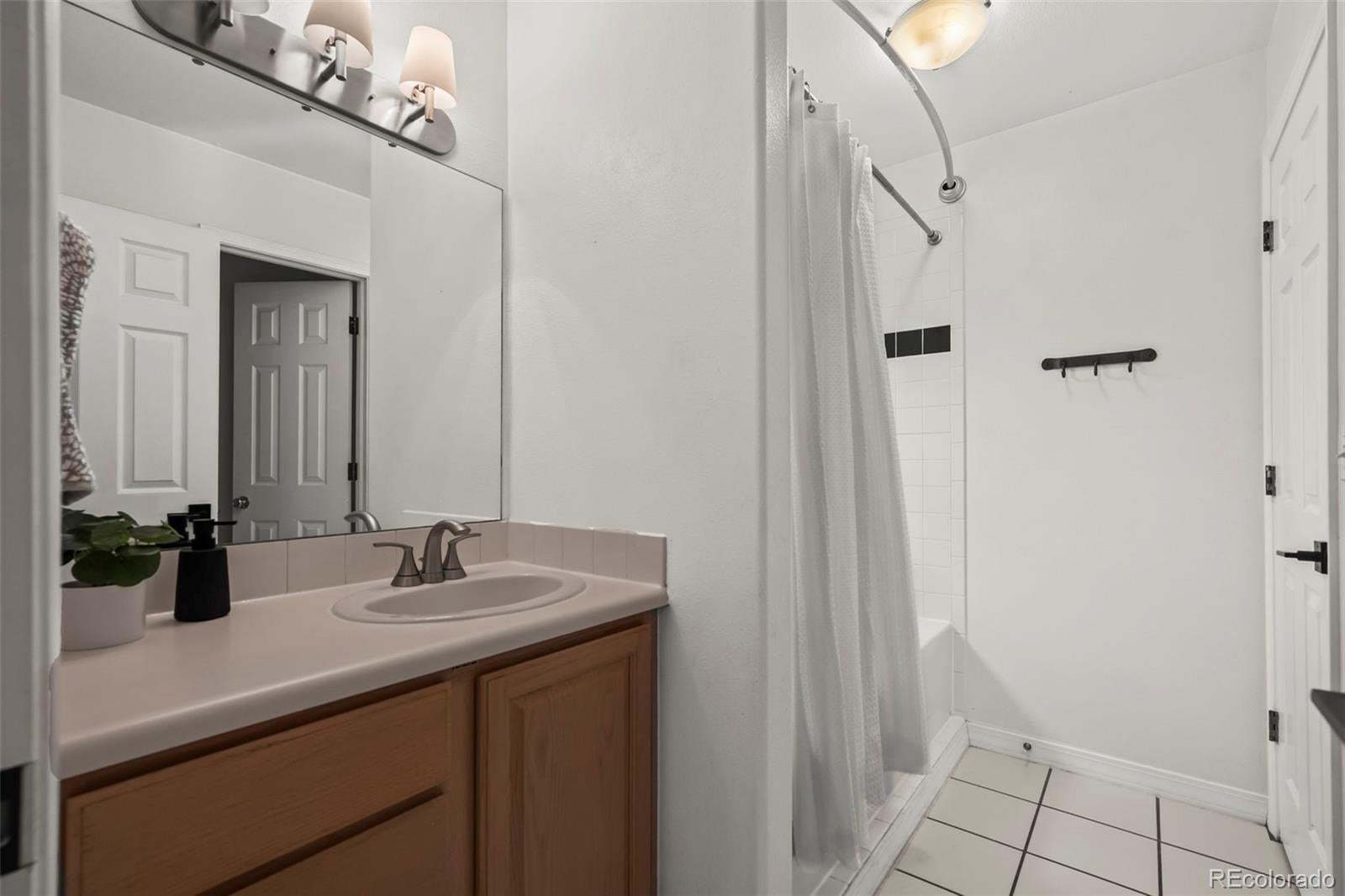 Boulder, Colorado, 80304, United States, 4 Bedrooms Bedrooms, ,4 BathroomsBathrooms,Residential,Active,1944088