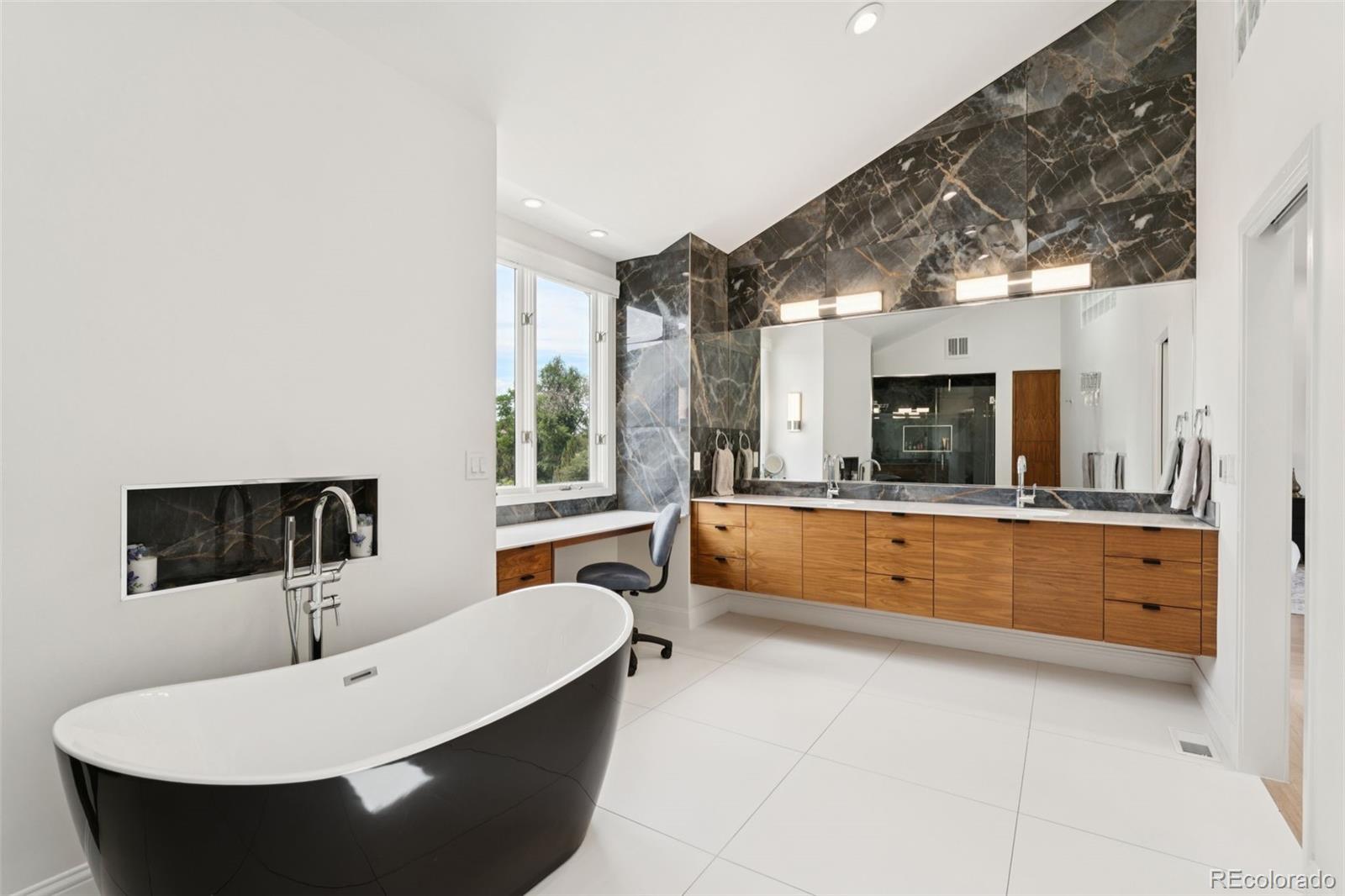 Greenwood Village, Colorado, 80111, United States, 5 Bedrooms Bedrooms, ,5 BathroomsBathrooms,Residential,Active,1907969