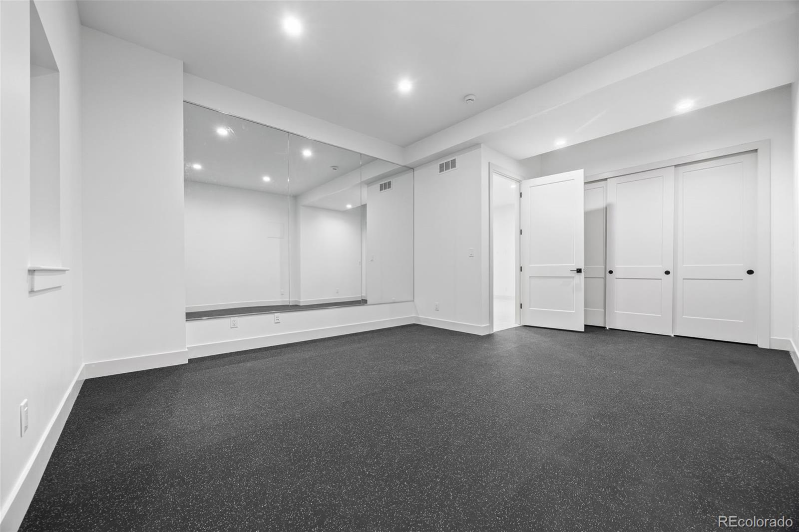 Denver, Colorado, 80210, United States, 7 Bedrooms Bedrooms, ,5 BathroomsBathrooms,Residential,Active,1953007