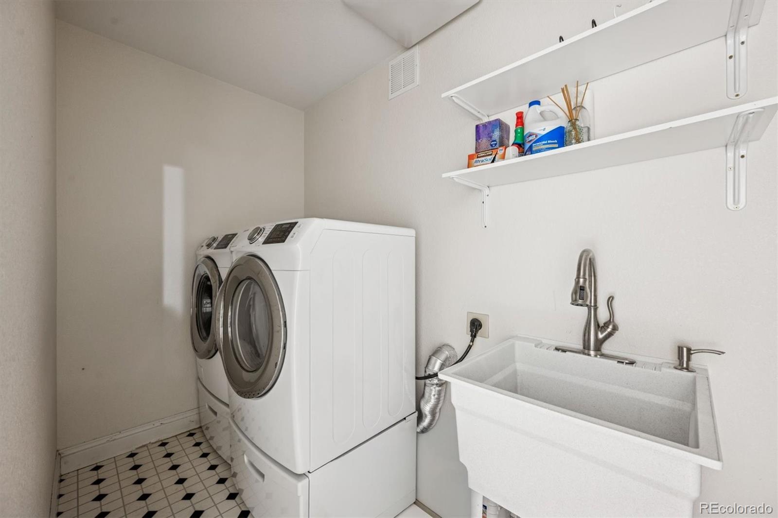 Denver, Colorado, 80209, United States, 3 Bedrooms Bedrooms, ,4 BathroomsBathrooms,Residential,Active,2006895