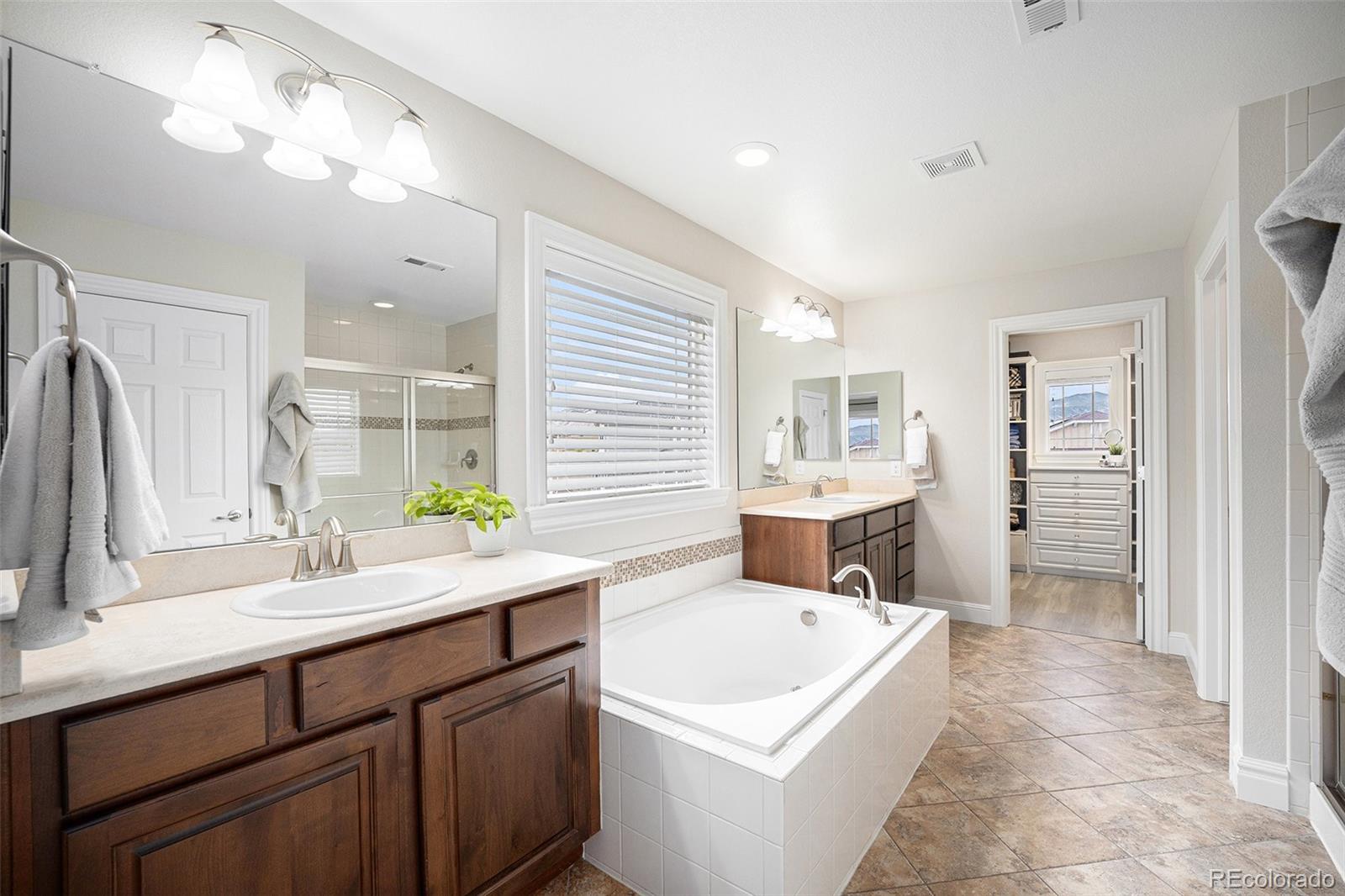 Arvada, Colorado, 80403, United States, 4 Bedrooms Bedrooms, ,5 BathroomsBathrooms,Residential,Active,1952068