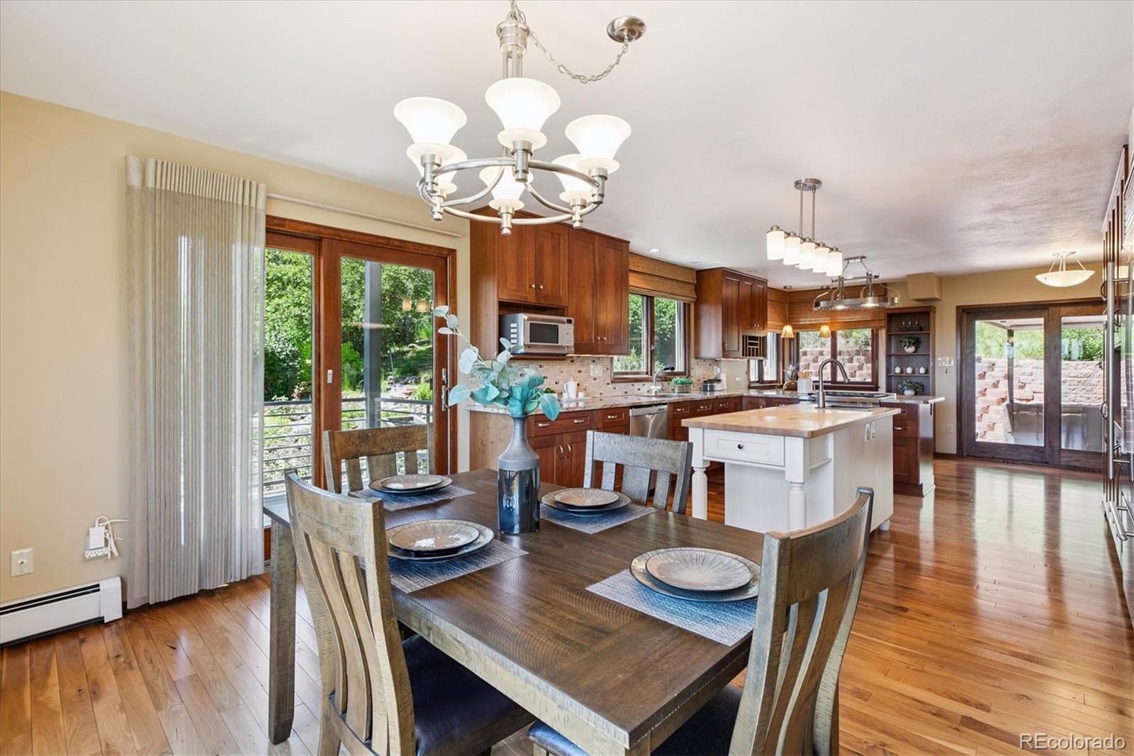 Golden, Colorado, 80401, United States, 3 Bedrooms Bedrooms, ,3 BathroomsBathrooms,Residential,Active,1863484