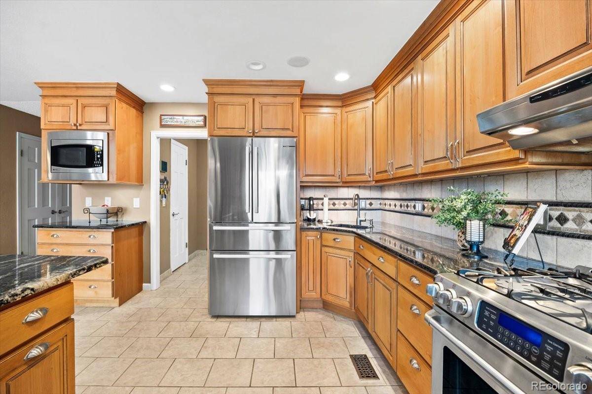 Parker, Colorado, 80138, United States, 5 Bedrooms Bedrooms, ,5 BathroomsBathrooms,Residential,Active,2042152