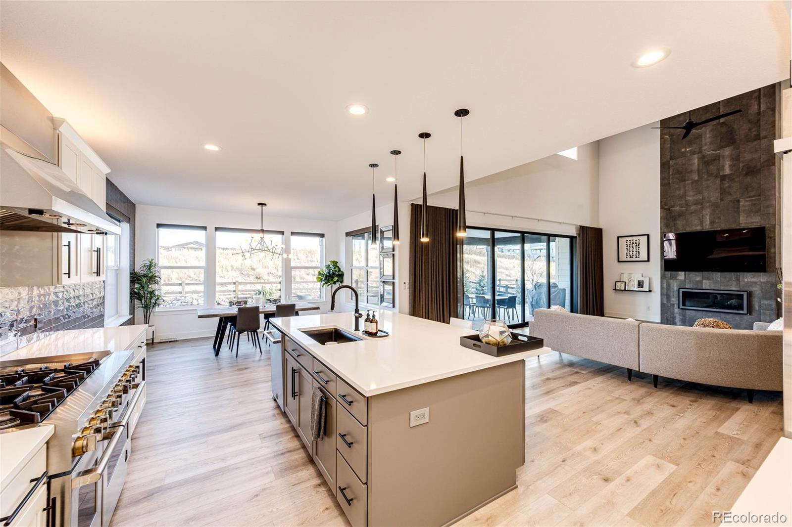 Castle Rock, Colorado, 80104, United States, 4 Bedrooms Bedrooms, ,4 BathroomsBathrooms,Residential,Active,2001365