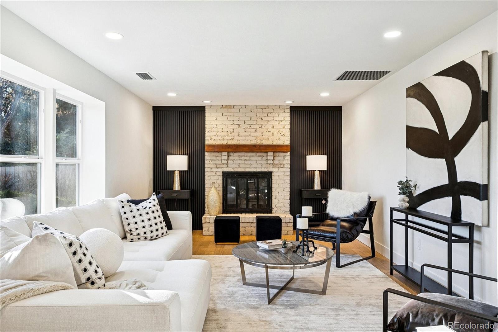 Denver, Colorado, 80237, United States, 5 Bedrooms Bedrooms, ,4 BathroomsBathrooms,Residential,Active,2008256