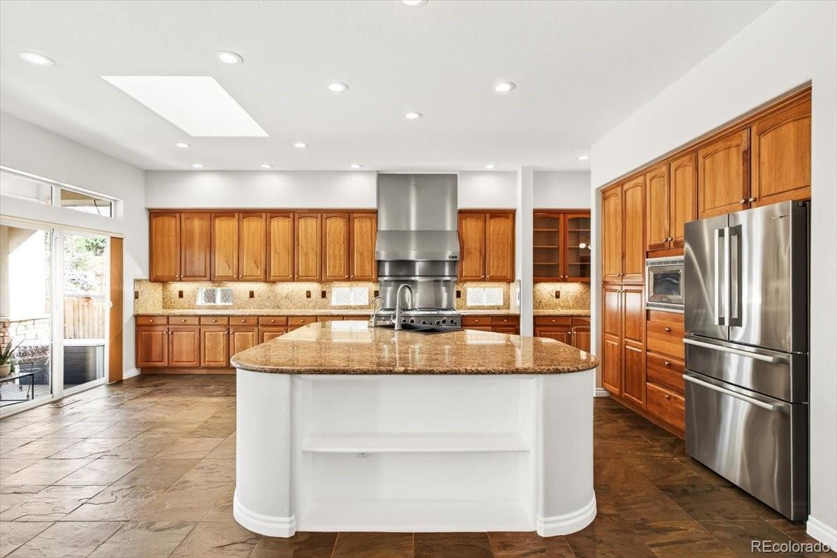 Lone Tree, Colorado, 80124, United States, 4 Bedrooms Bedrooms, ,5 BathroomsBathrooms,Residential,Active,2017434