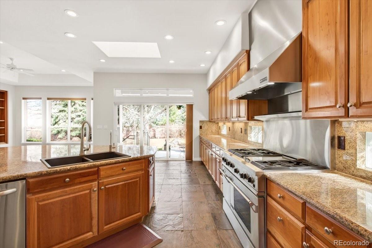 Lone Tree, Colorado, 80124, United States, 4 Bedrooms Bedrooms, ,5 BathroomsBathrooms,Residential,Active,2017434