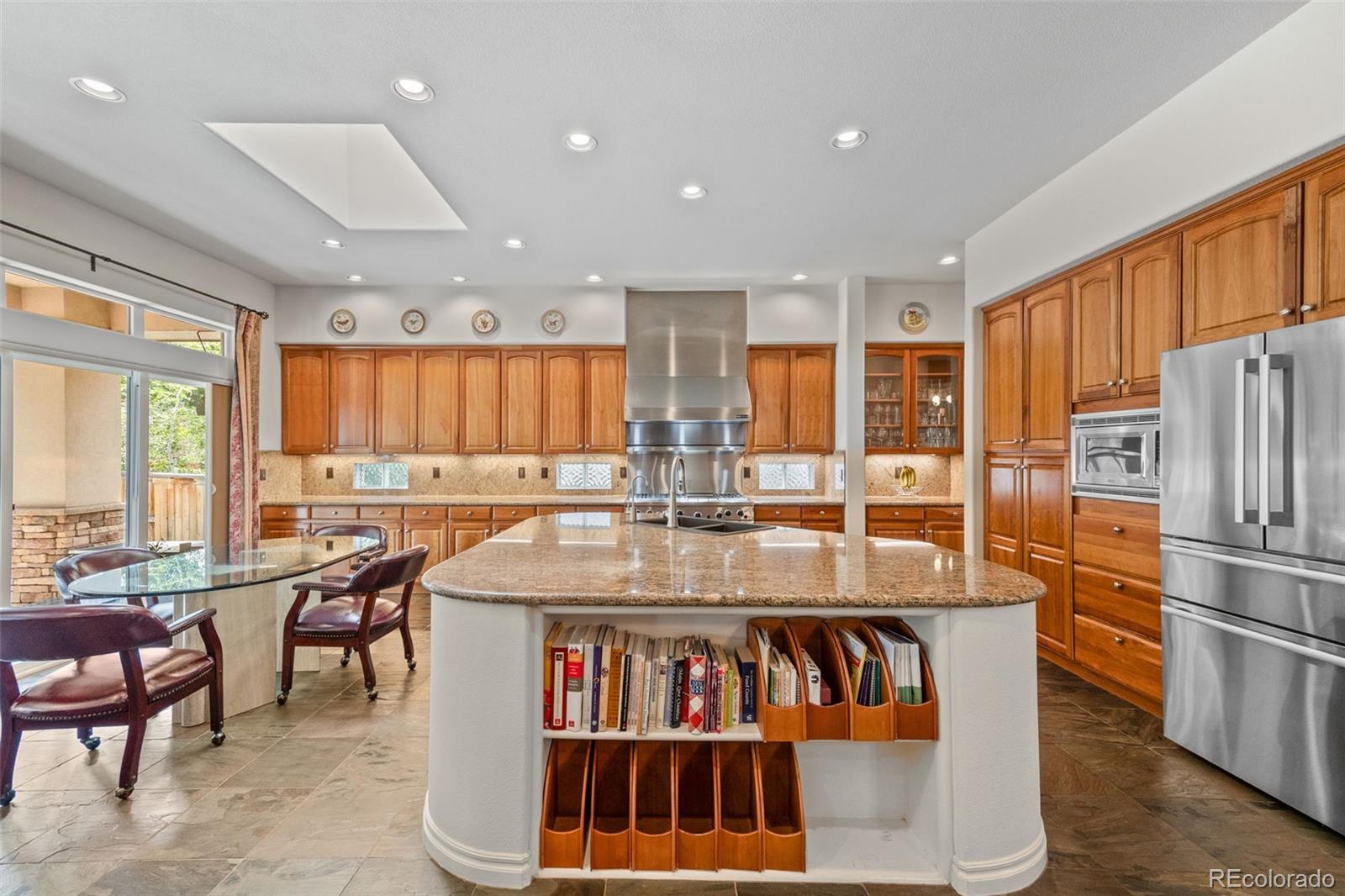 Lone Tree, Colorado, 80124, United States, 4 Bedrooms Bedrooms, ,5 BathroomsBathrooms,Residential,Active,1909066