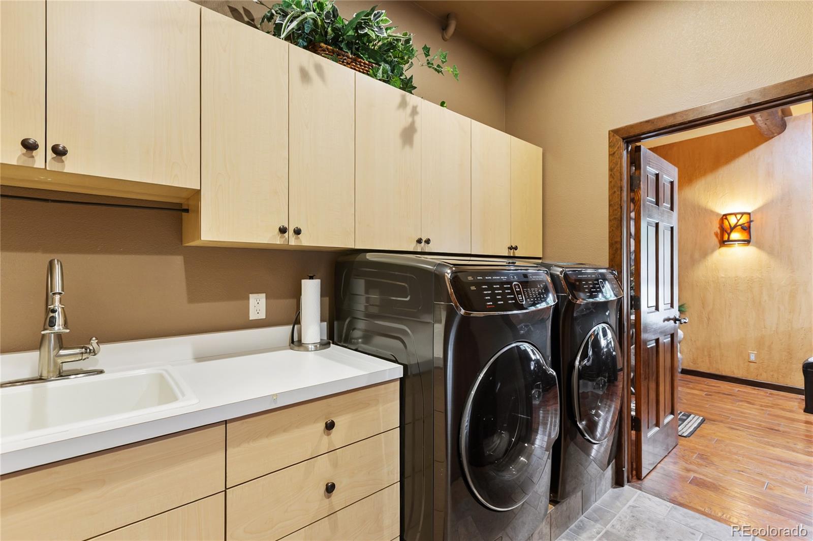 Woodland Park, Colorado, 80863, United States, 6 Bedrooms Bedrooms, ,5 BathroomsBathrooms,Residential,Active,2023920