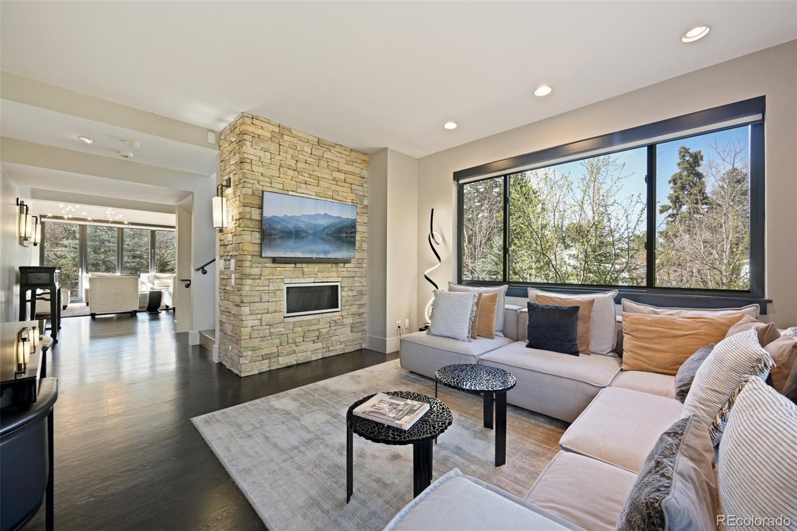 Boulder, Colorado, 80302, United States, 5 Bedrooms Bedrooms, ,6 BathroomsBathrooms,Residential,Active,1944020