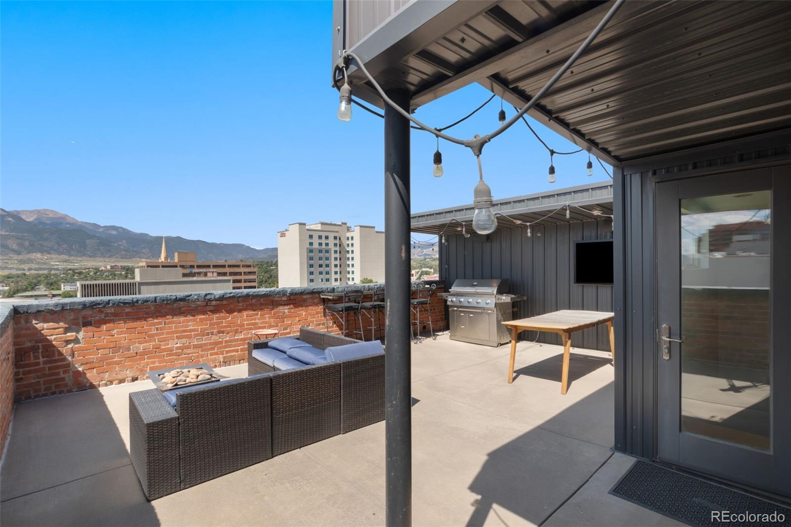 Colorado Springs, Colorado, 80903, United States, 3 Bedrooms Bedrooms, ,3 BathroomsBathrooms,Residential,Active,2010554