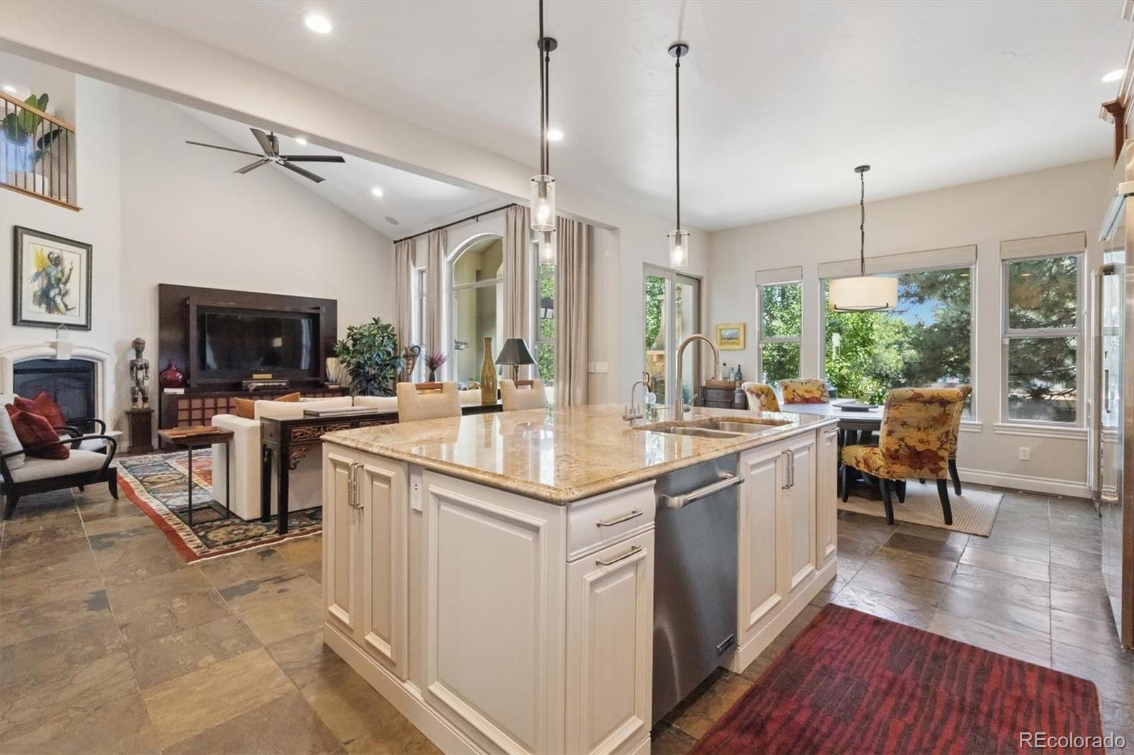 Littleton, Colorado, 80123, United States, 3 Bedrooms Bedrooms, ,4 BathroomsBathrooms,Residential,Active,1905081