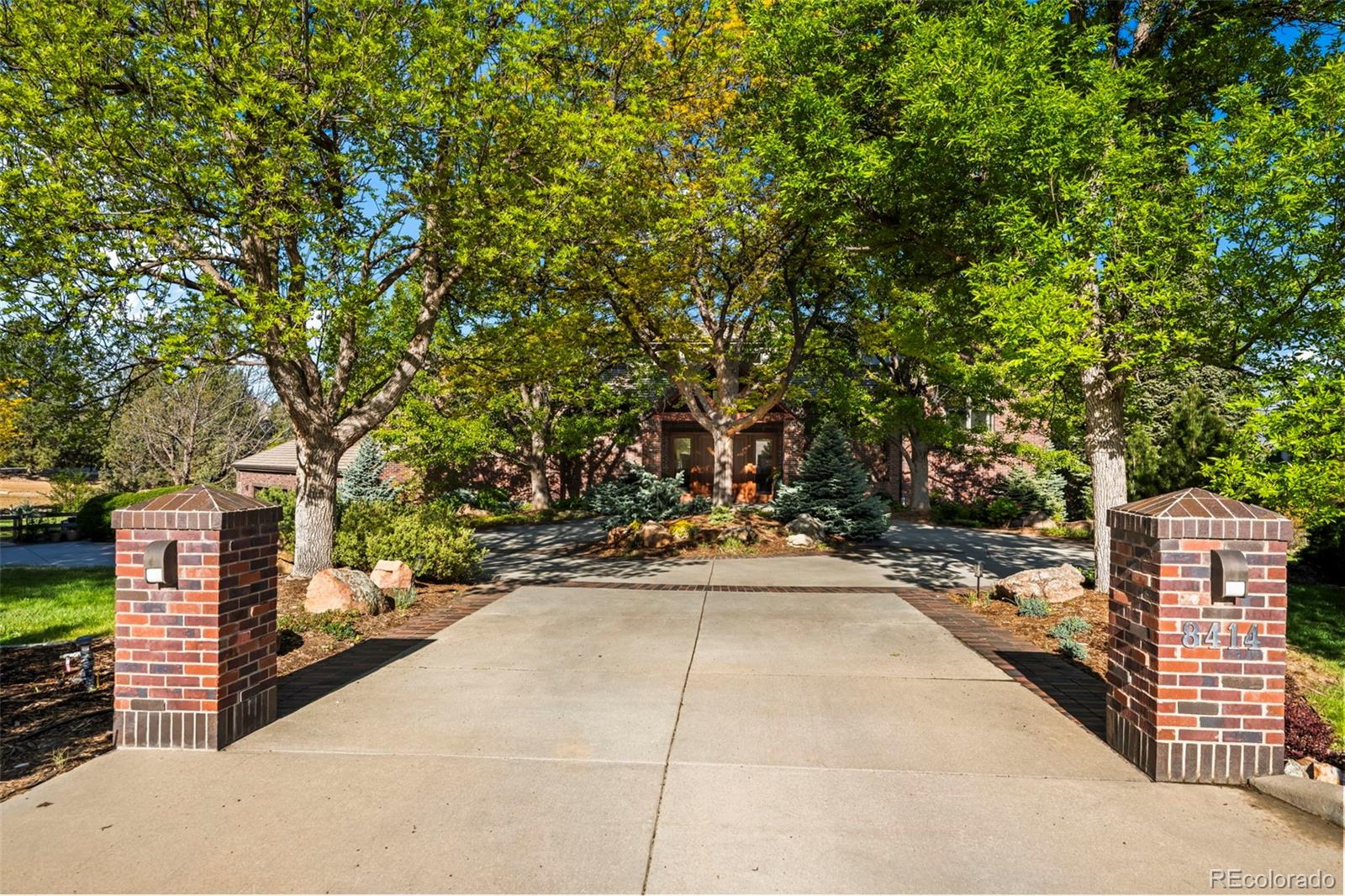 Niwot, Colorado, 80503, United States, 4 Bedrooms Bedrooms, ,7 BathroomsBathrooms,Residential,Active,2033352
