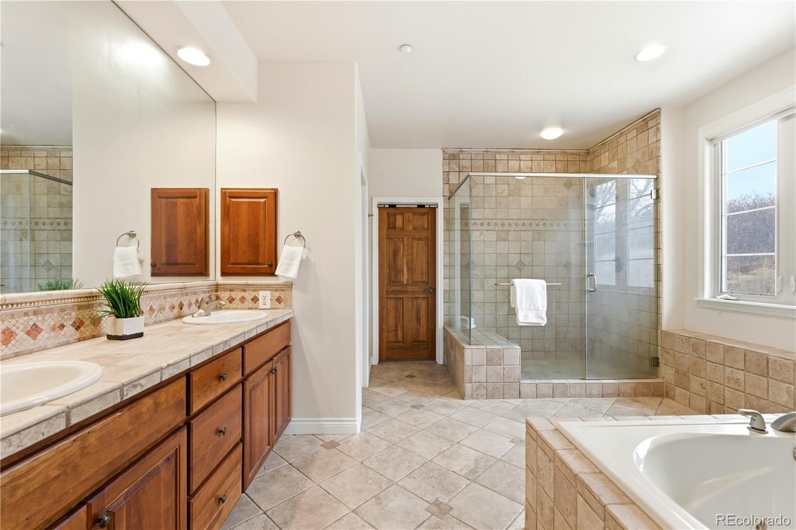 Castle Rock, Colorado, 80104, United States, 4 Bedrooms Bedrooms, ,4 BathroomsBathrooms,Residential,Active,2006935