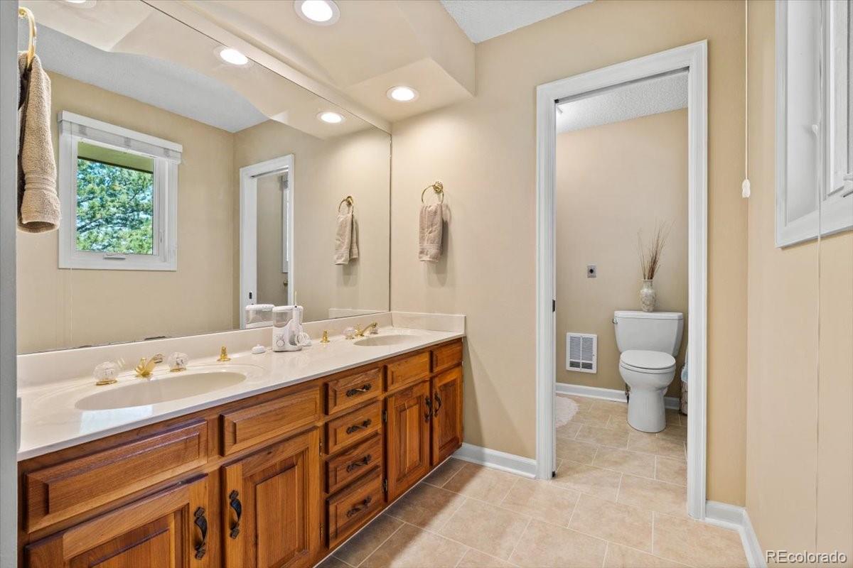 Parker, Colorado, 80138, United States, 5 Bedrooms Bedrooms, ,5 BathroomsBathrooms,Residential,Active,2042152