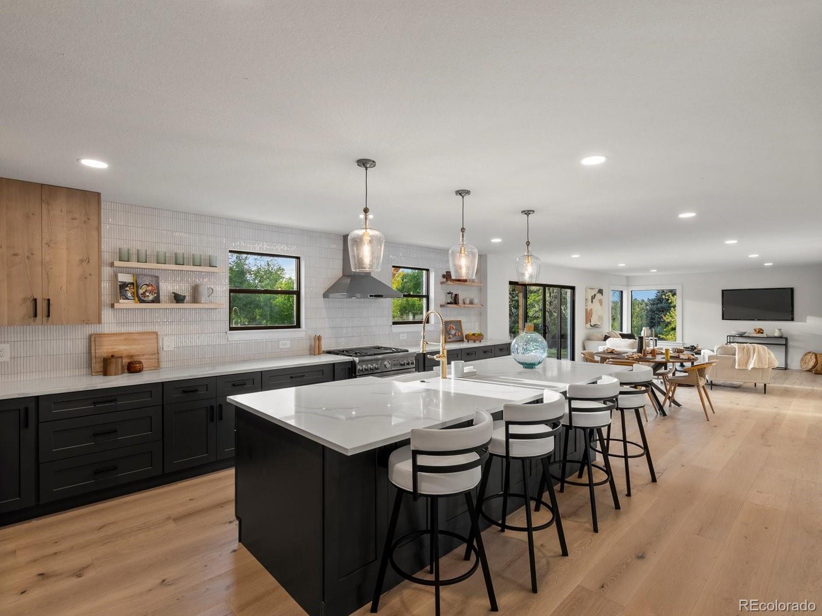 Greenwood Village, Colorado, 80111, United States, 5 Bedrooms Bedrooms, ,4 BathroomsBathrooms,Residential,Active,1952613