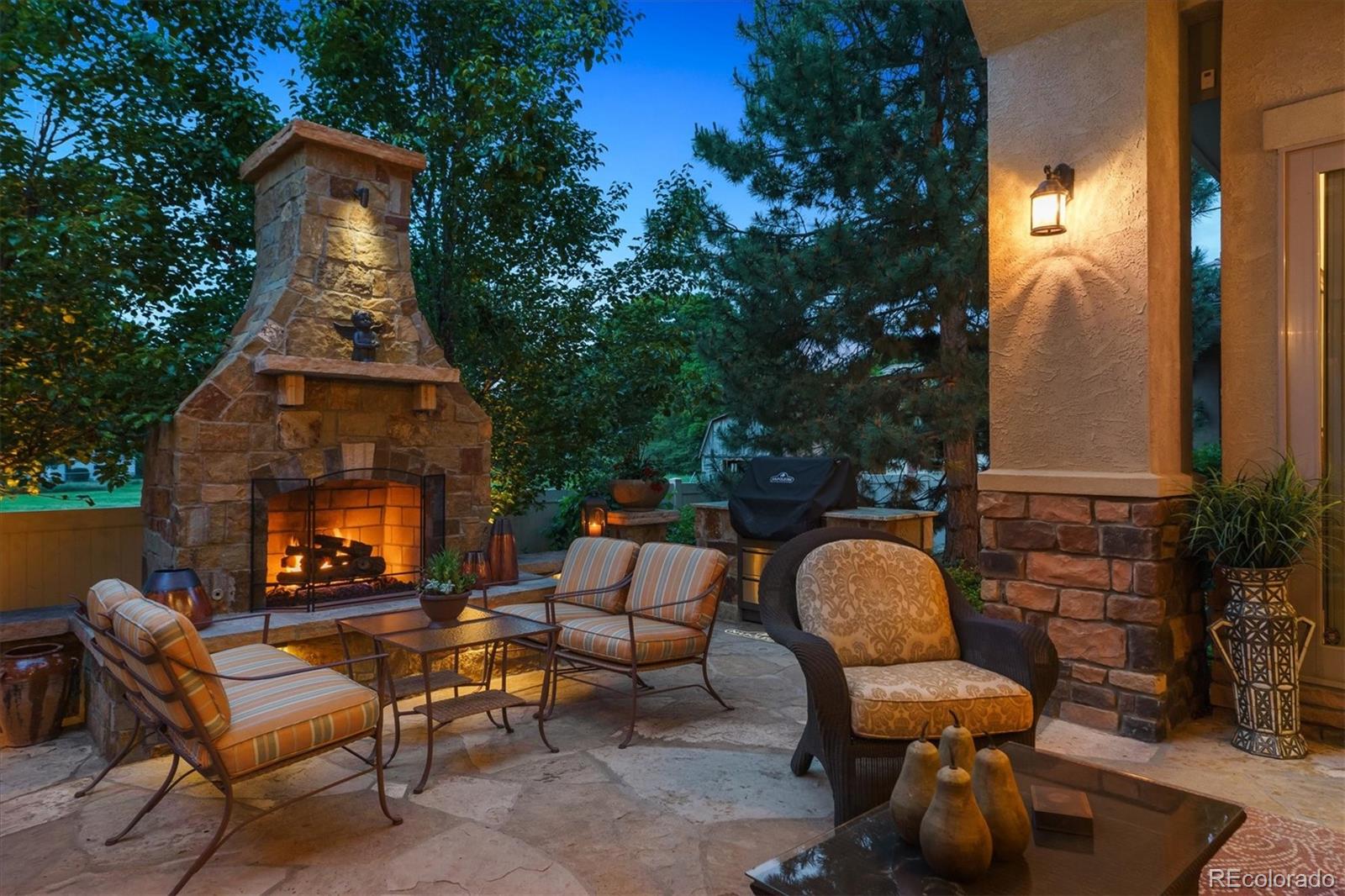 Littleton, Colorado, 80123, United States, 3 Bedrooms Bedrooms, ,4 BathroomsBathrooms,Residential,Active,1905081
