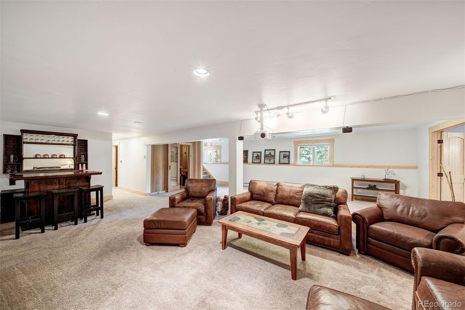 Breckenridge, Colorado, 80424, United States, 6 Bedrooms Bedrooms, ,5 BathroomsBathrooms,Residential,Active,1944016