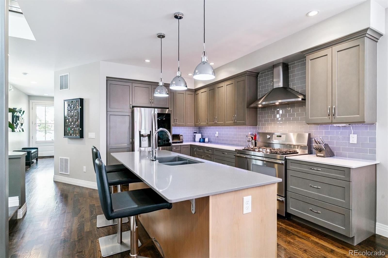 Denver, Colorado, 80205, United States, 4 Bedrooms Bedrooms, ,4 BathroomsBathrooms,Residential,Active,1905128