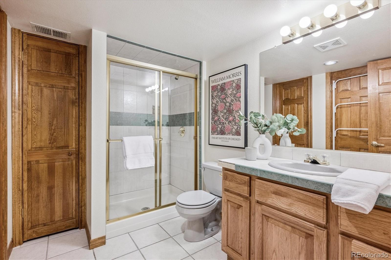 Highlands Ranch, Colorado, 80126, United States, 6 Bedrooms Bedrooms, ,5 BathroomsBathrooms,Residential,Active,1973294