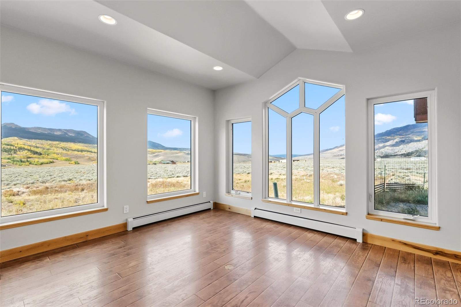 Silverthorne, Colorado, 80498, United States, 6 Bedrooms Bedrooms, ,4 BathroomsBathrooms,Residential,Active,1959532