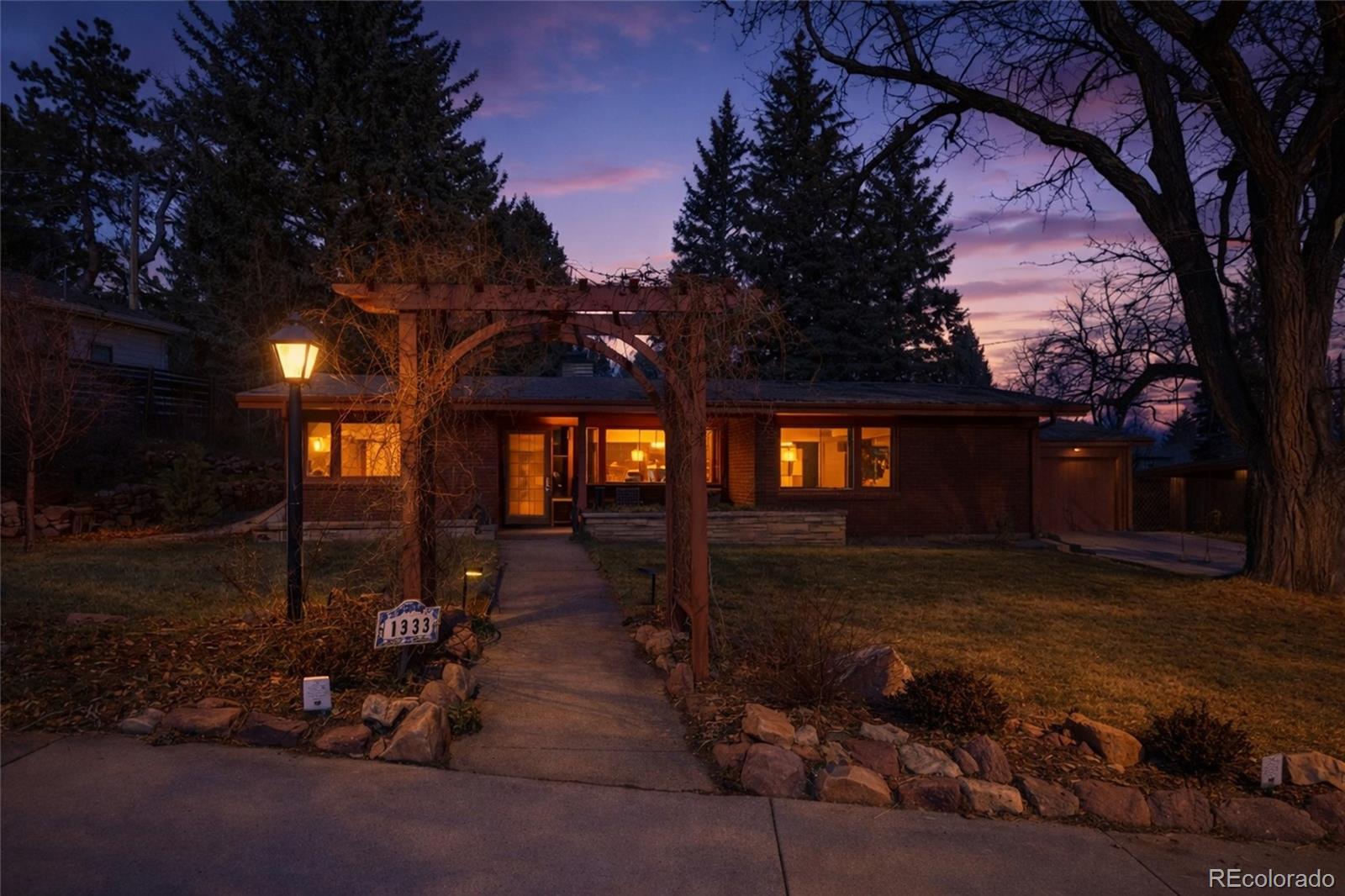 Boulder, Colorado, 80302, United States, 3 Bedrooms Bedrooms, ,2 BathroomsBathrooms,Residential,Active,2011431