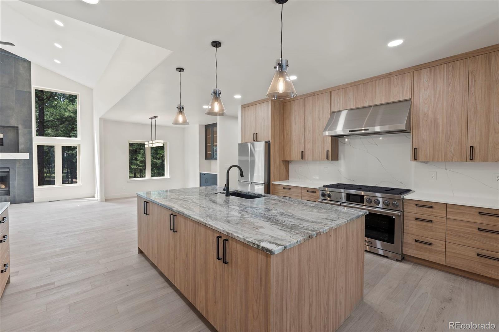 Colorado Springs, Colorado, 80908, United States, 4 Bedrooms Bedrooms, ,5 BathroomsBathrooms,Residential,Active,1941104