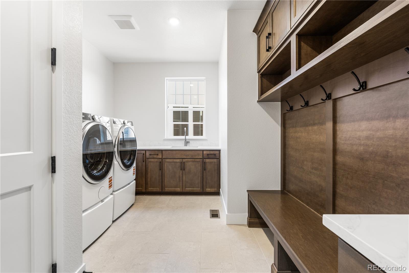 Castle Pines, Colorado, 80108, United States, 7 Bedrooms Bedrooms, ,7 BathroomsBathrooms,Residential,Active,2016708