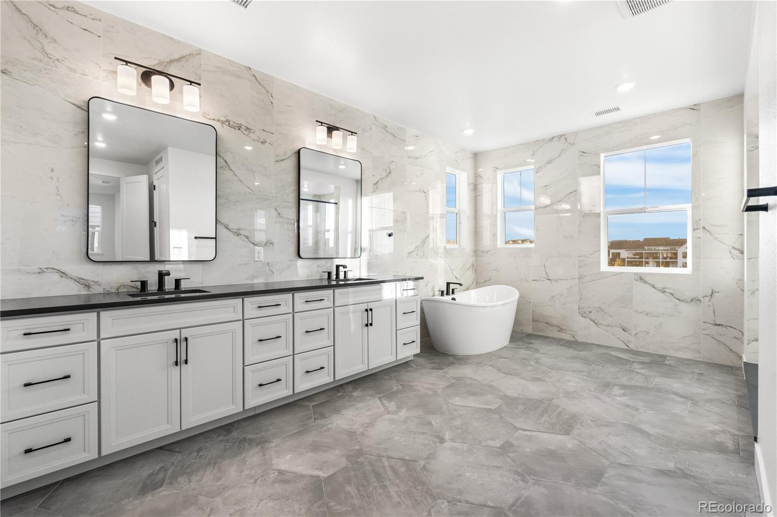 Castle Pines, Colorado, 80108, United States, 6 Bedrooms Bedrooms, ,6 BathroomsBathrooms,Residential,Active,1992297