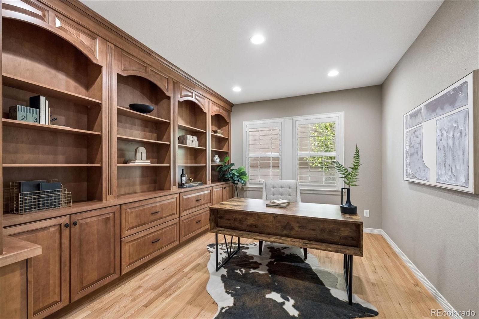 Spectacular, unobstructed panoramic mountain views from all three leve – image 7