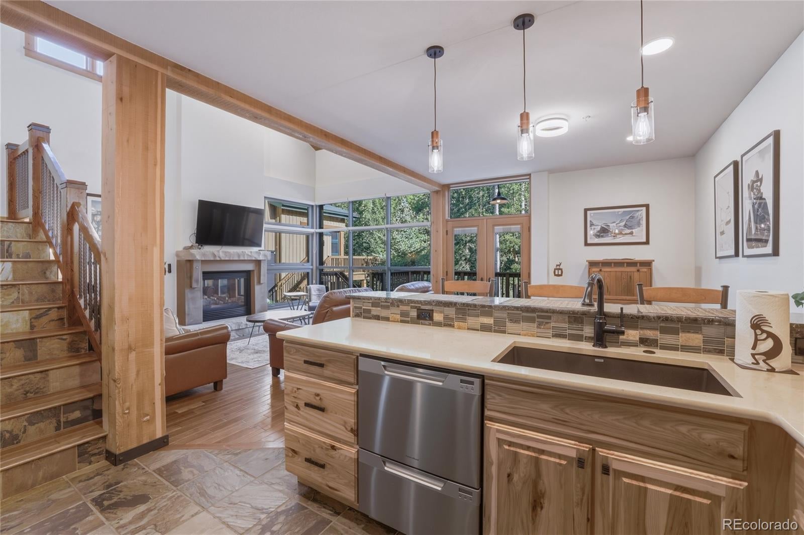 Dillon, Colorado, 80435, United States, 2 Bedrooms Bedrooms, ,3 BathroomsBathrooms,Residential,Active,2051972