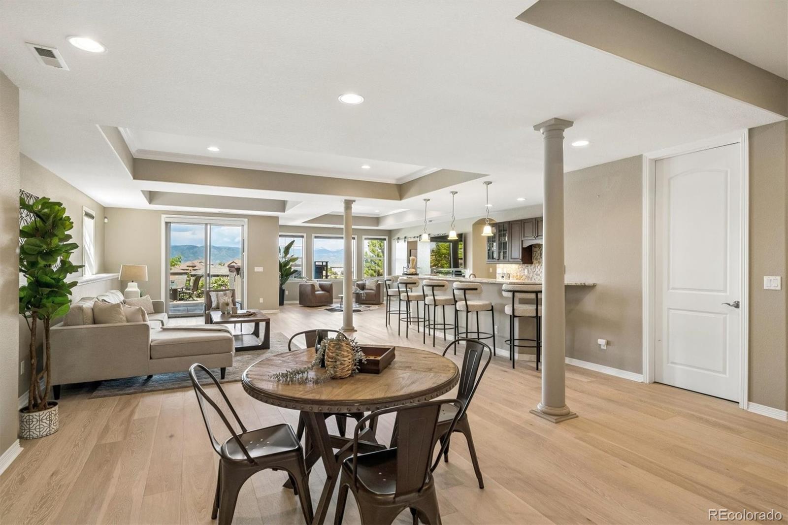 Spectacular, unobstructed panoramic mountain views from all three leve – image 29