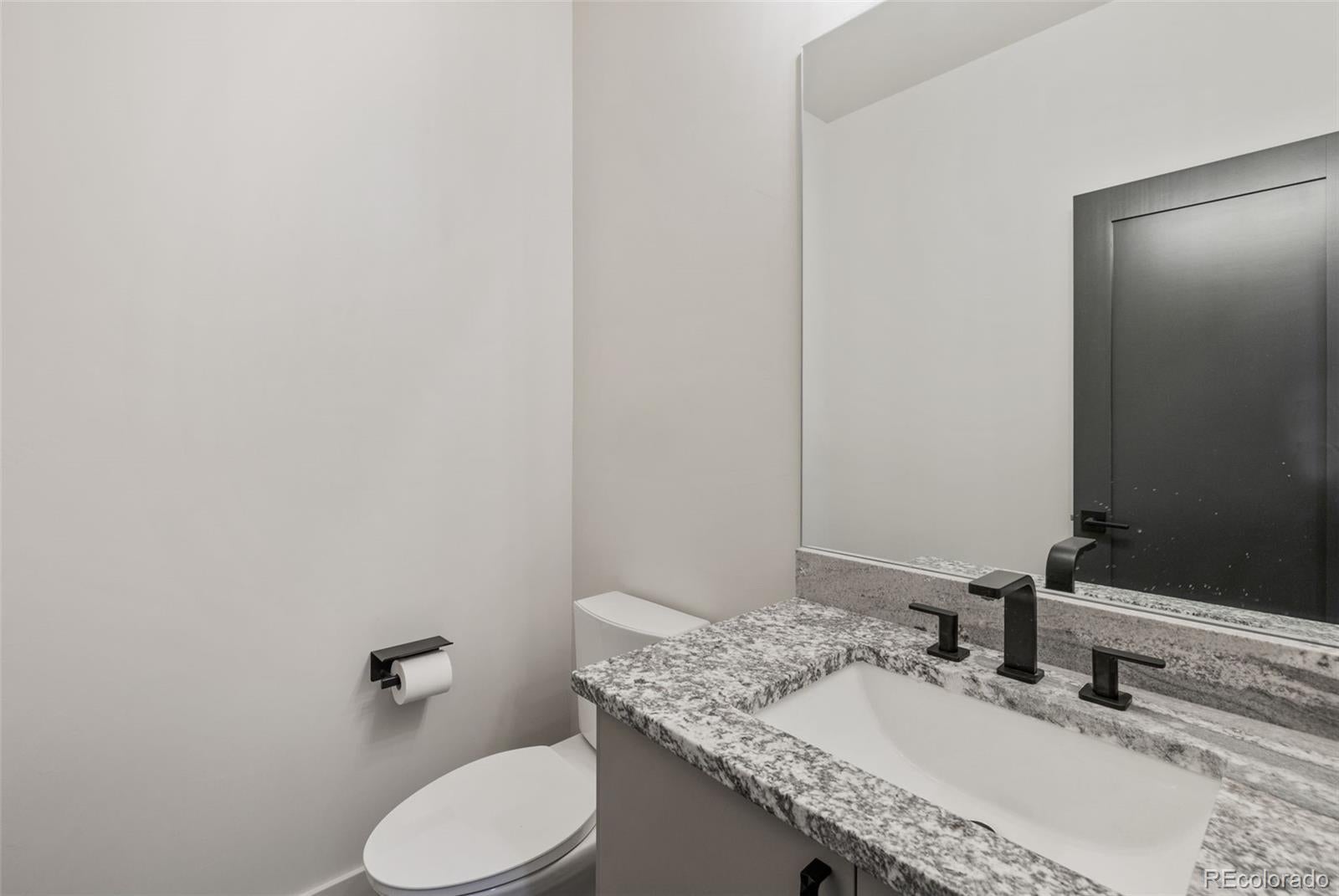 Colorado Springs, Colorado, 80908, United States, 4 Bedrooms Bedrooms, ,5 BathroomsBathrooms,Residential,Active,1999177