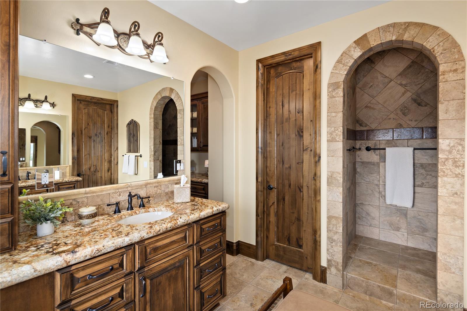 Highlands Ranch, Colorado, 80126, United States, 3 Bedrooms Bedrooms, ,5 BathroomsBathrooms,Residential,Active,2011857