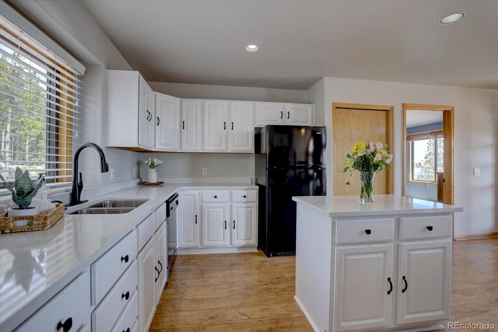 Conifer, Colorado, 80433, United States, 4 Bedrooms Bedrooms, ,3 BathroomsBathrooms,Residential,Active,1795699