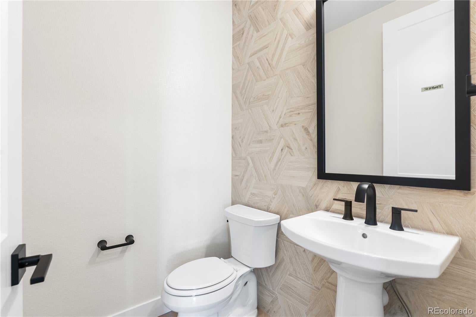 Castle Pines, Colorado, 80108, United States, 7 Bedrooms Bedrooms, ,7 BathroomsBathrooms,Residential,Active,1889020