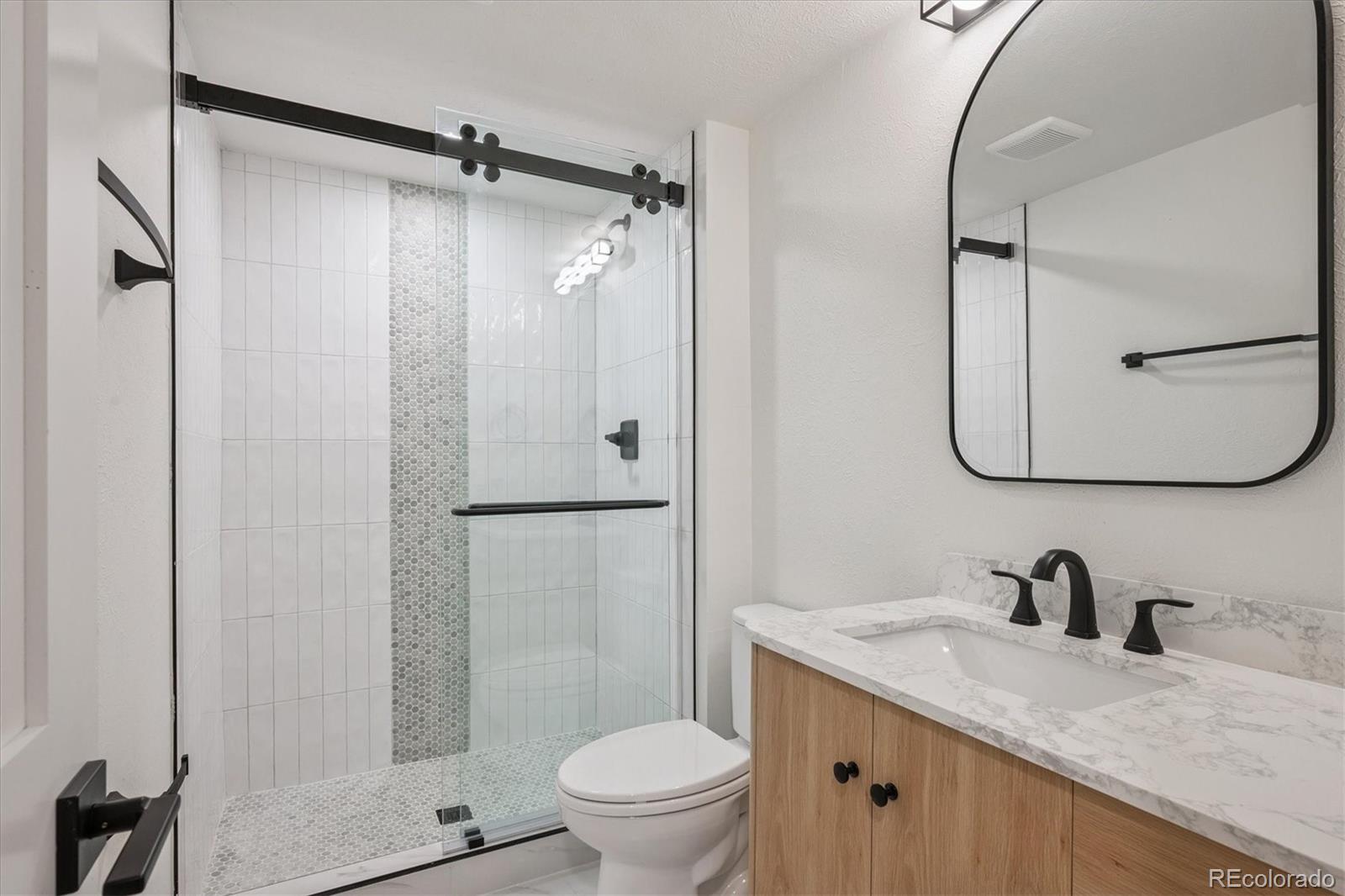 Denver, Colorado, 80237, United States, 5 Bedrooms Bedrooms, ,4 BathroomsBathrooms,Residential,Active,2008256