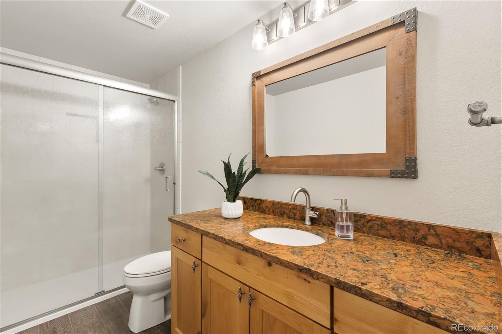 Colorado Springs, Colorado, 80904, United States, 4 Bedrooms Bedrooms, ,5 BathroomsBathrooms,Residential,Active,1985588