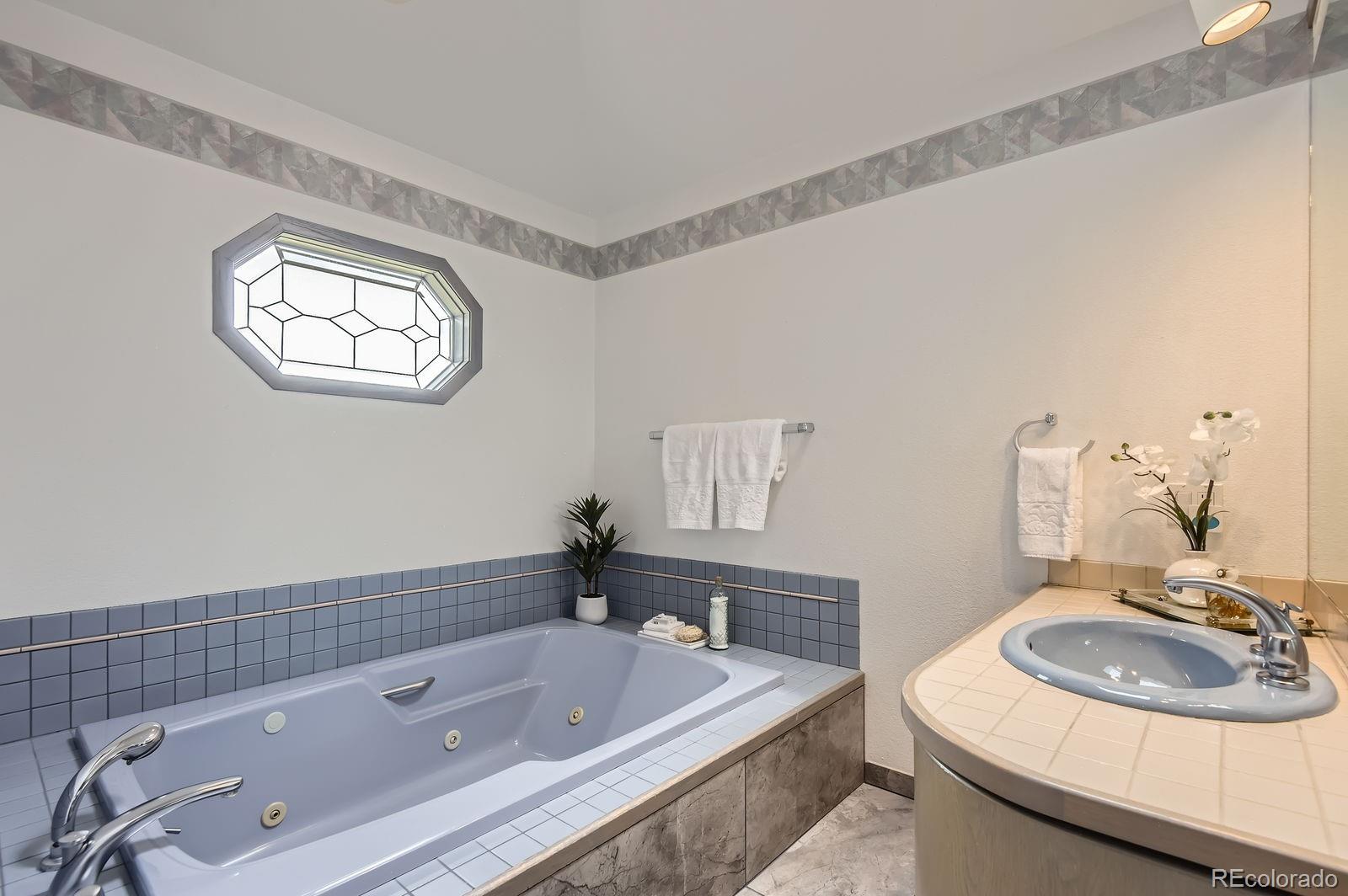 Highlands Ranch, Colorado, 80126, United States, 3 Bedrooms Bedrooms, ,4 BathroomsBathrooms,Residential,Active,1894162