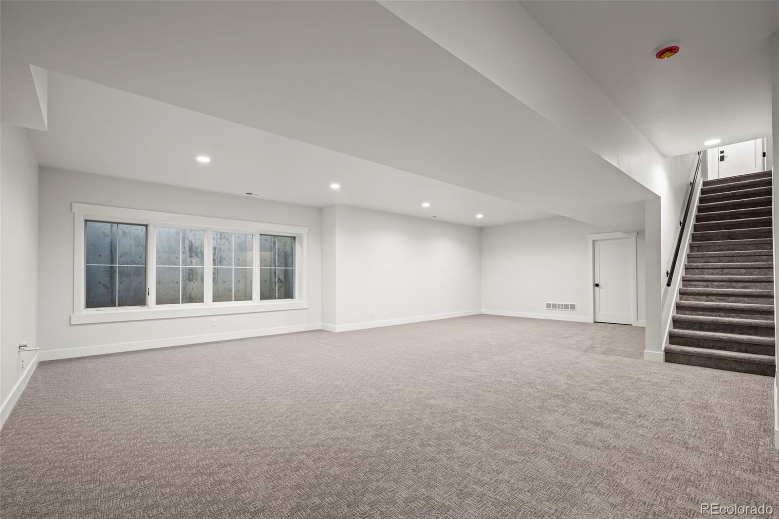 Lafayette, Colorado, 80026, United States, 5 Bedrooms Bedrooms, ,7 BathroomsBathrooms,Residential,Active,2006794