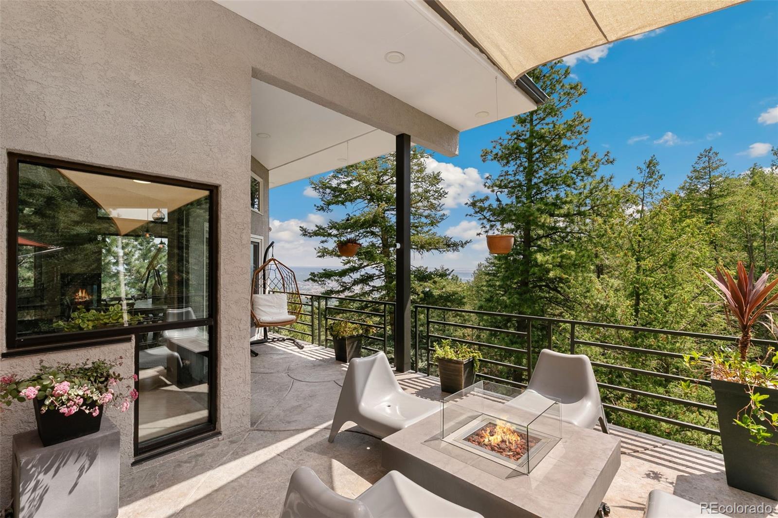 Colorado Springs, Colorado, 80906, United States, 4 Bedrooms Bedrooms, ,5 BathroomsBathrooms,Residential,Active,1936691