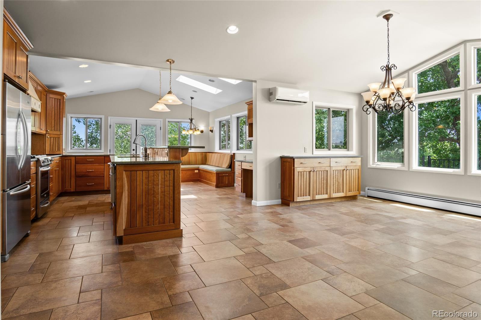 Castle Rock, Colorado, 80108, United States, 4 Bedrooms Bedrooms, ,3 BathroomsBathrooms,Residential,Active,1904153