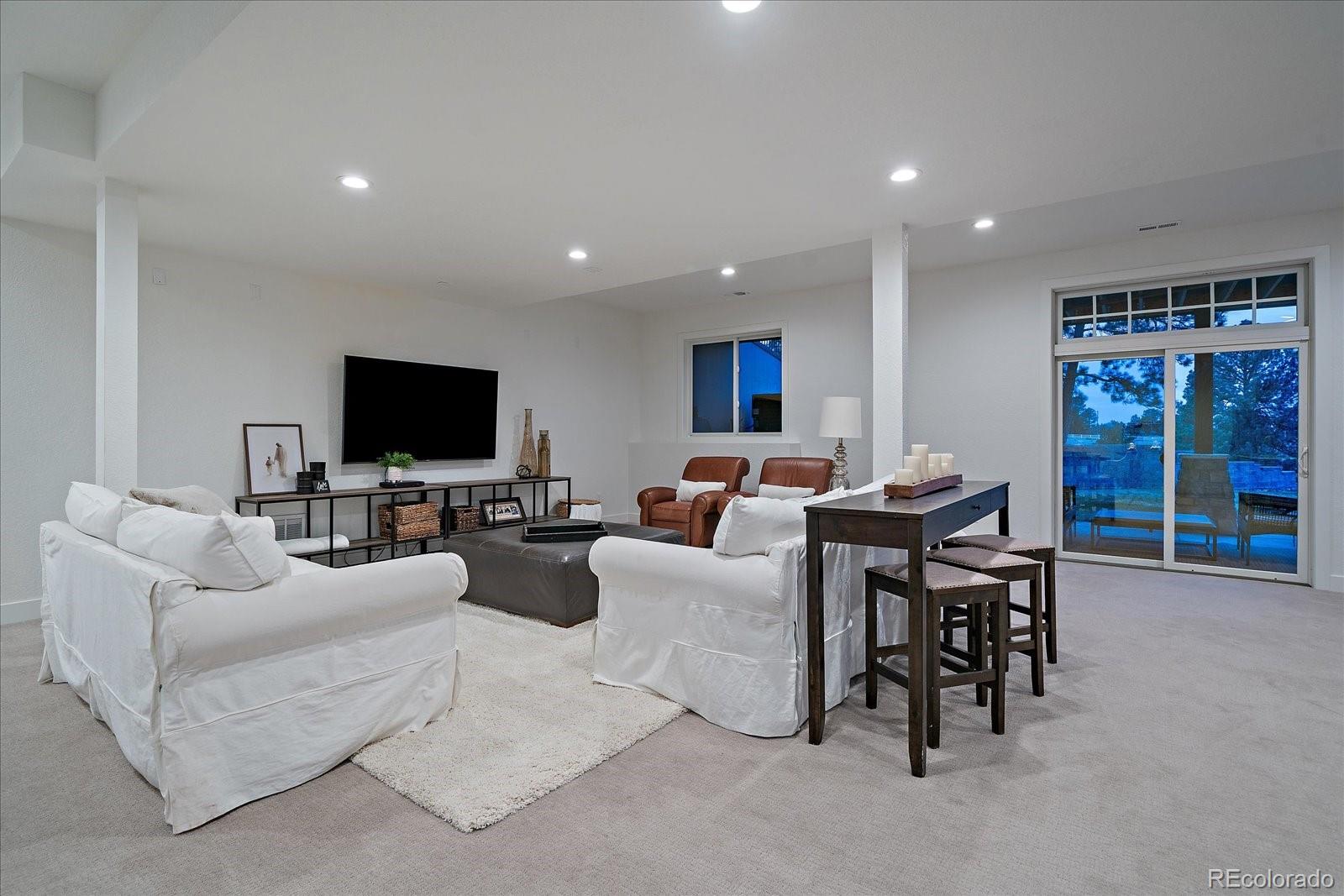 Parker, Colorado, 80138, United States, 4 Bedrooms Bedrooms, ,6 BathroomsBathrooms,Residential,Contingent,2052131