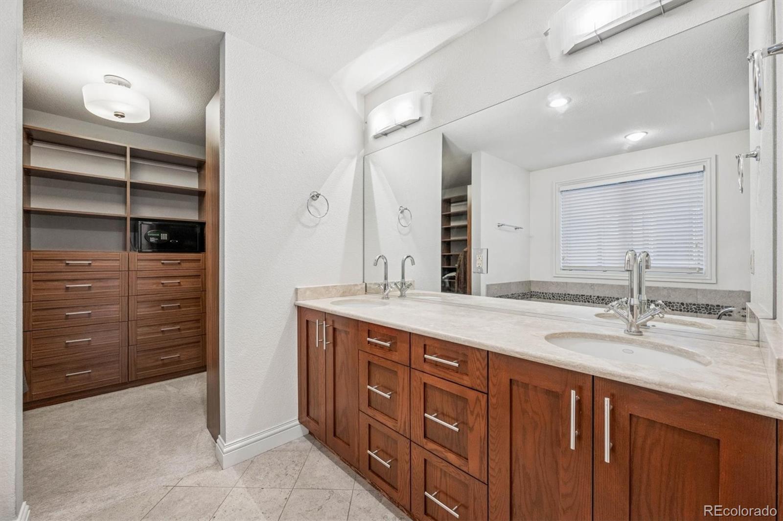 Denver, Colorado, 80209, United States, 3 Bedrooms Bedrooms, ,4 BathroomsBathrooms,Residential,Active,2006895