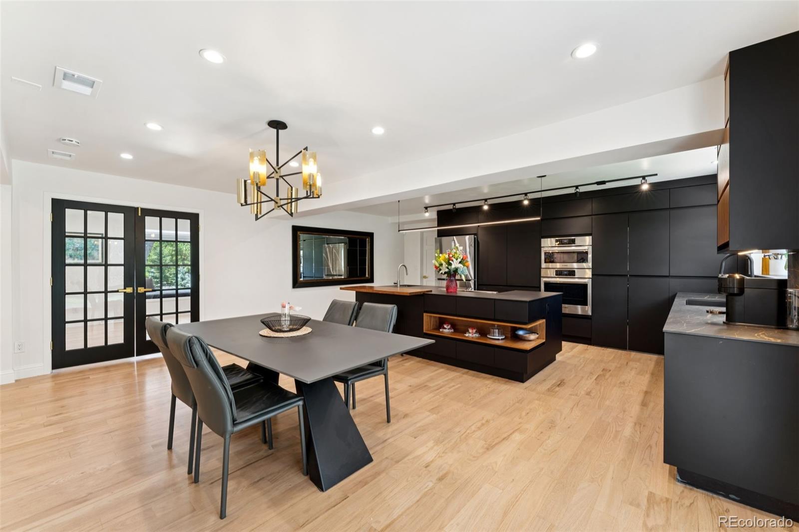 Greenwood Village, Colorado, 80111, United States, 5 Bedrooms Bedrooms, ,5 BathroomsBathrooms,Residential,Active,1907969